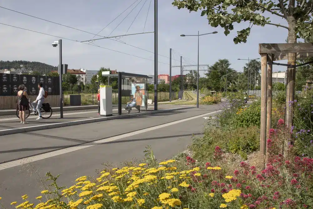 Aménagement des espaces publics dans le quartier Pont de l’Ane-Monthieu