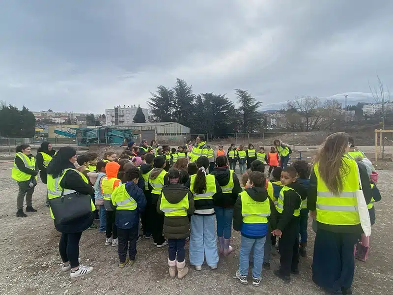 De la pépinière à la Cité-Jardin…les enfants de l’école de la Montat cultivent l’avenir !